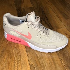 Women’s Nike AirMax,size12
